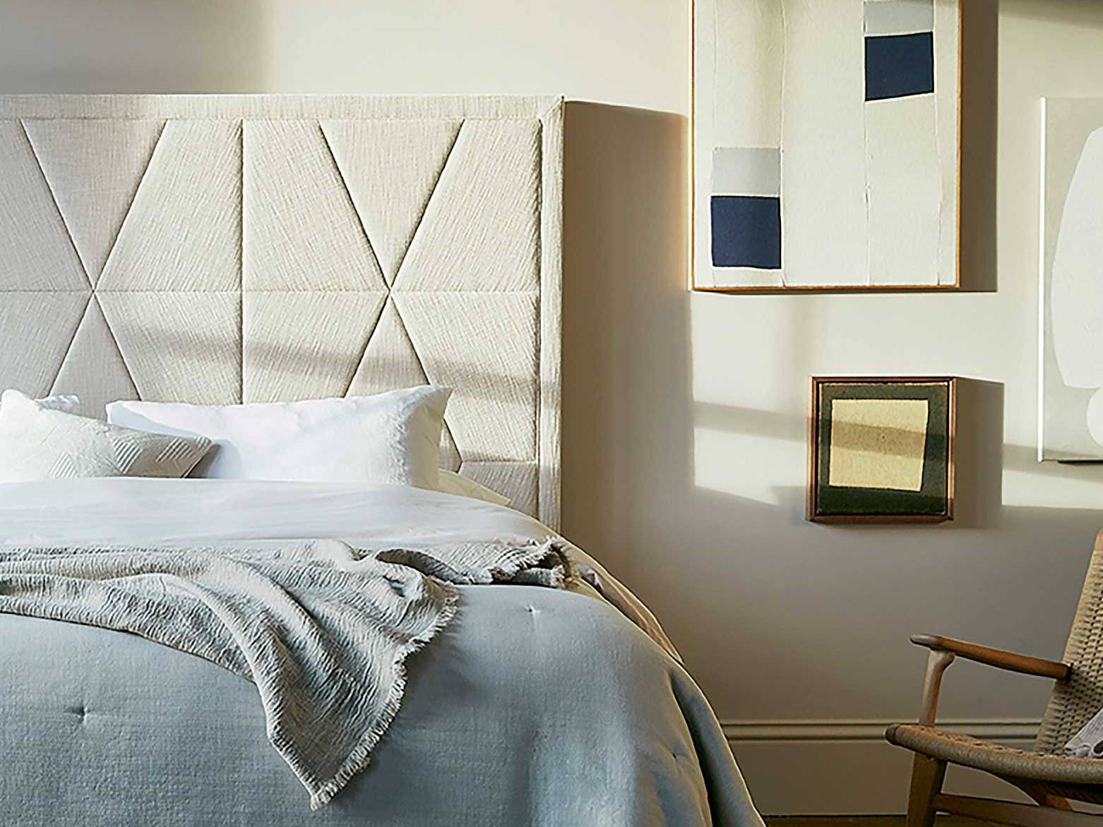 Kaschmir, Tussahseide, feines Rosshaar, Vikunja-Wolle und Bambus: Die Matratzen der Luxe Collection sind ausschliesslich mit natürlichen Materialien der Extraklasse gefüllt. Für die handgefertigten Kopfteile wie «Grand Berkley» stehen zahlreiche Stoffe zur Auswahl. Vispring.