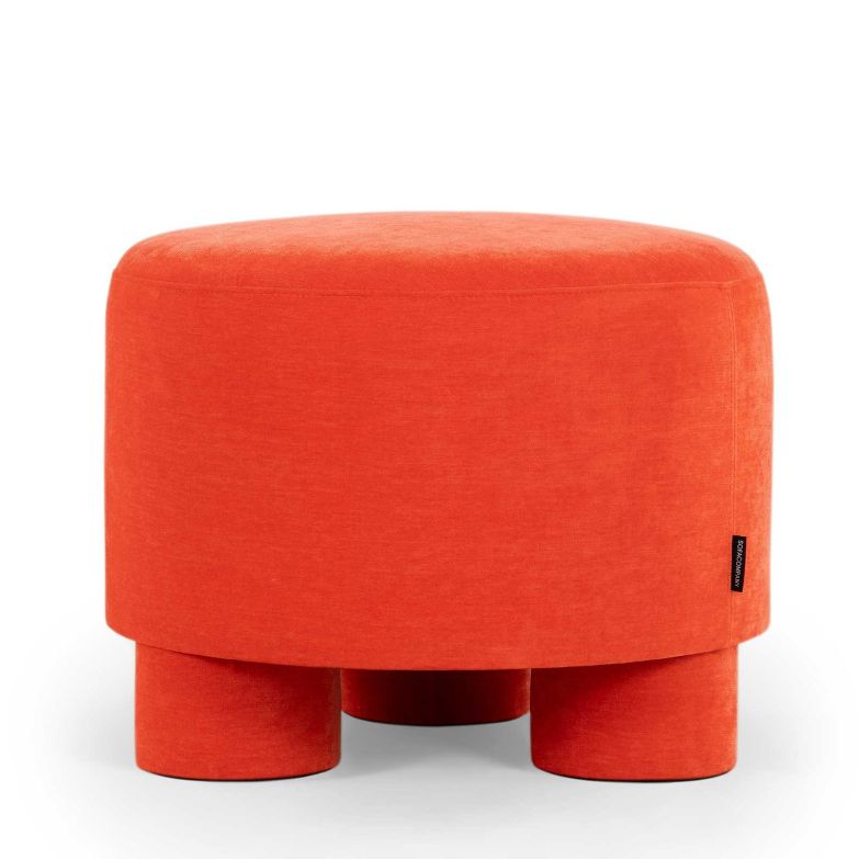 Ob als Blickfang oder zum Schuhe binden: Pouf «Faith» macht eine gute Figur. sofacompany.com