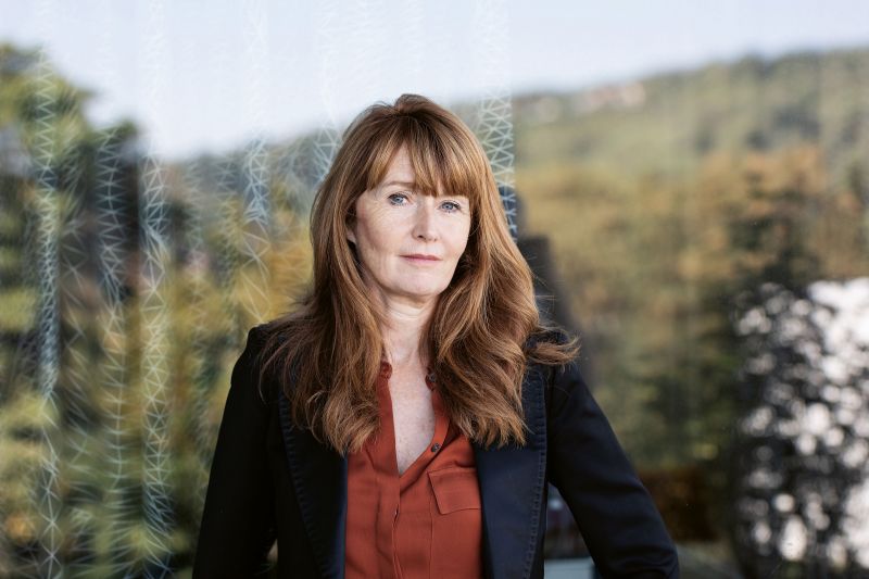 Oona Horx-Strathern machte nicht nur als Trendforscherin, Beraterin, Rednerin und Autorin auf sich aufmerksam. Zusammen mit ihrem Mann dem Zukunftsforscher Matthias Horx baute sie in Wien das Future Evolution House, in dem das Paar zusammen mit zwei erwachsenen Kindern lebt. Das Haus der beiden Zukunftsforscher kommt dabei ohne viel Technik aus. Vielmehr ging es beim Entwurf um das Zusammenleben der Bewohner, um Beziehungen und Komfort. Foto: Klaus Vyhnalek.
